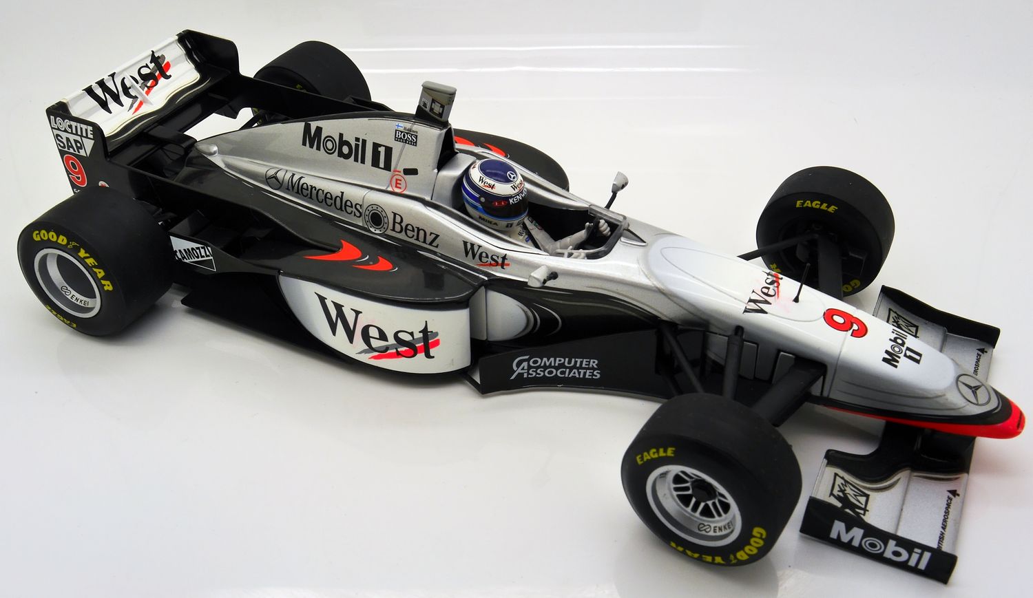 West McLaren Mercedes ミニカー シルバー 1997 Minichamps West McLaren Mercedes MP4-12 M Hakkinen 1/18
