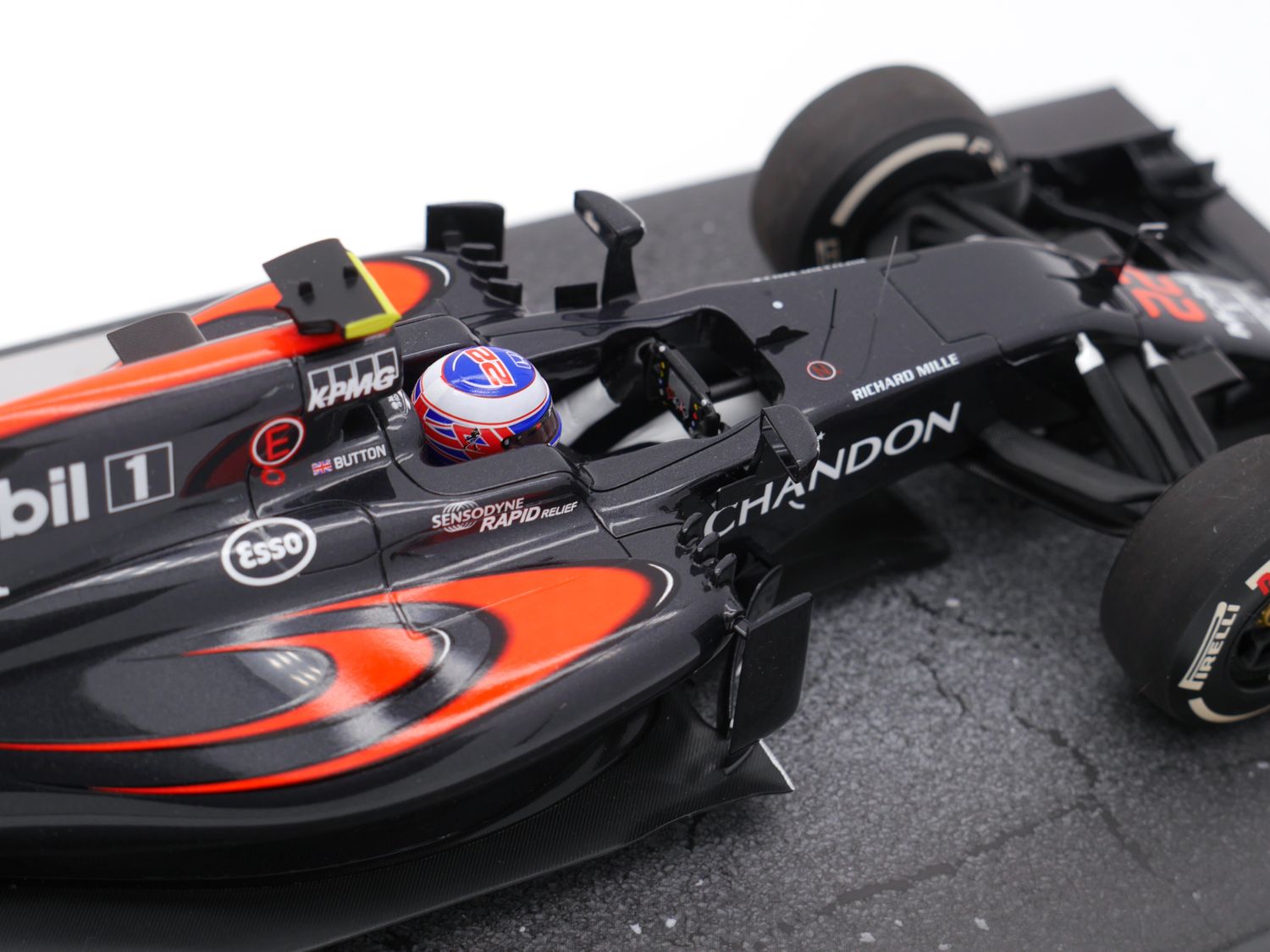 2016 Minichamps McLaren Honda MP4/31 J Button Chinese GP 1/18