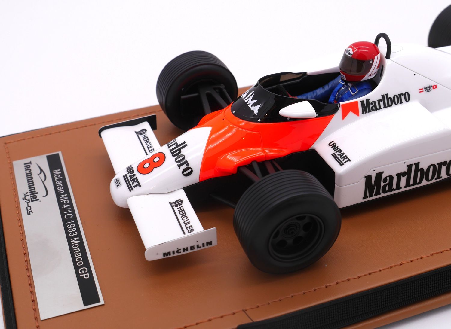 自動車 Marlboro McLaren MP4/8 FORD HB D7 1/18 楽天市場】ミニチャンプス 1/18 マクラーレン MP4/8 #8 優勝