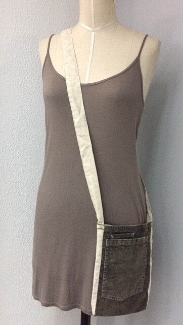 Cross shoulder sling bag