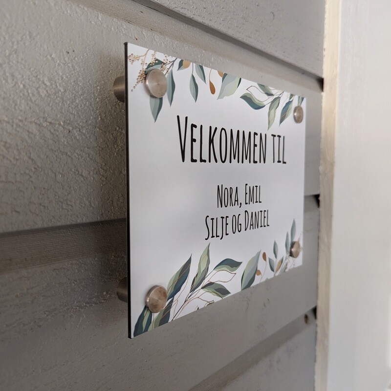 populært dørskilt i aluminium. design selv med eget bilde og tekst