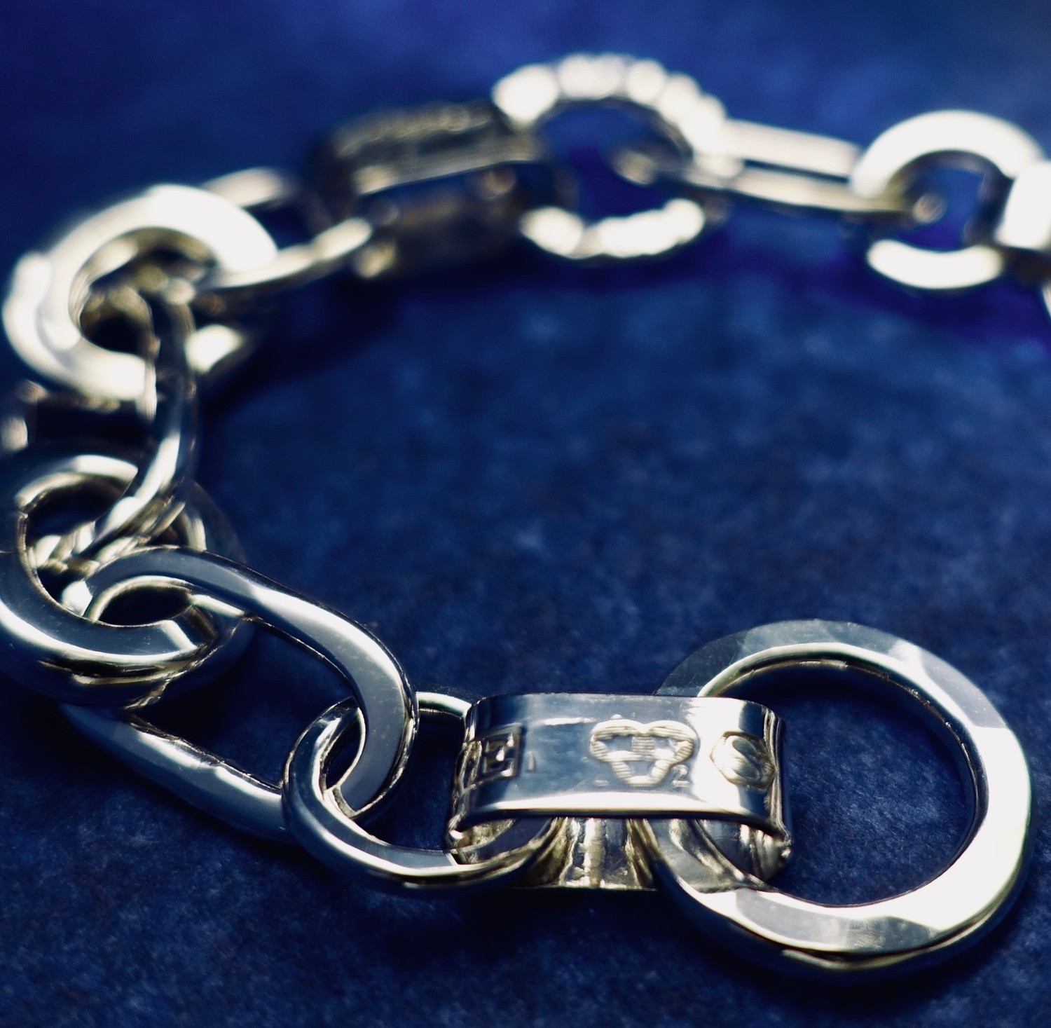 Tung härlig silverkätting. Unik och snygg på riktigt.