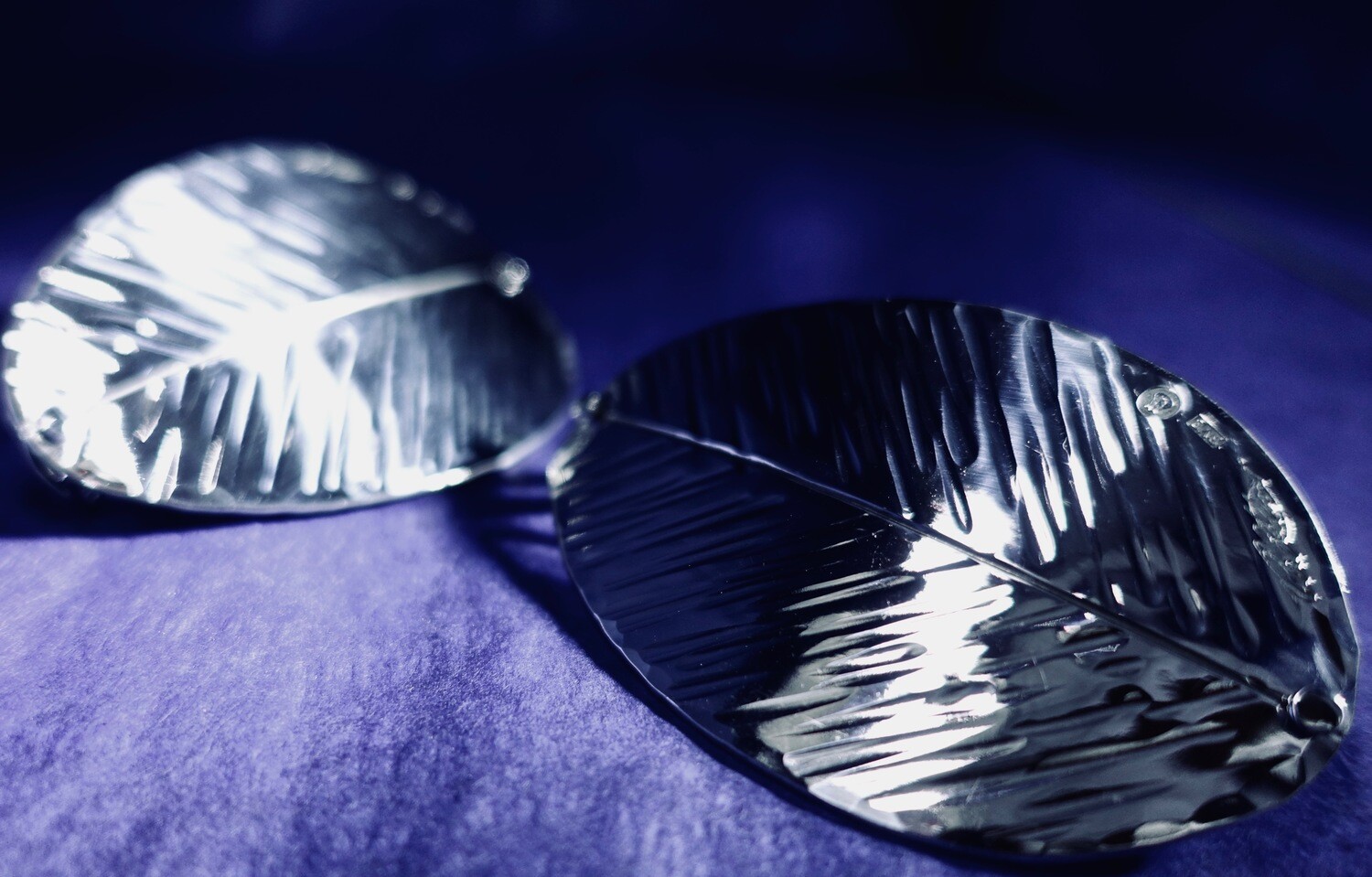 Silverlövet, stort hårspänne.