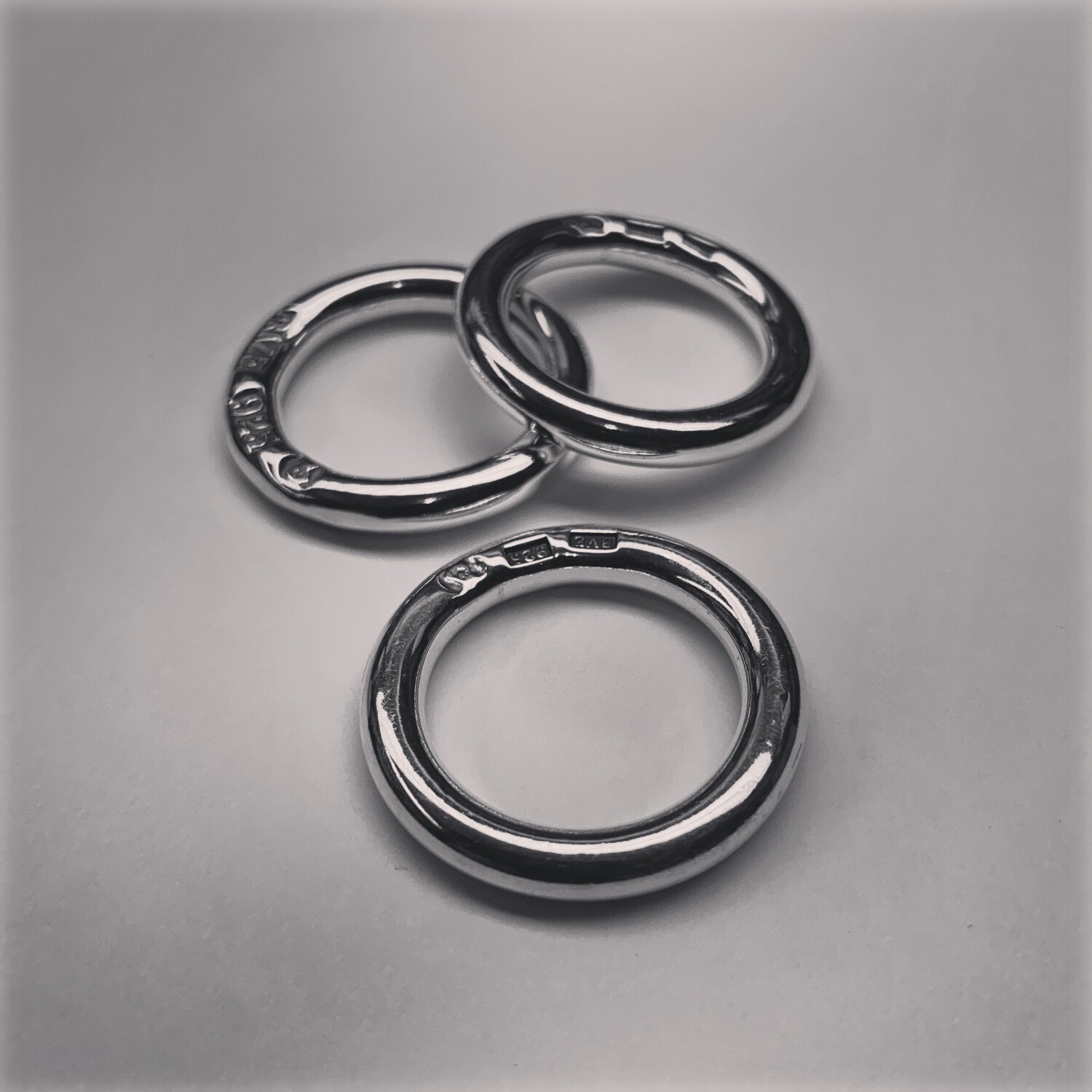 Silverring rund profil.