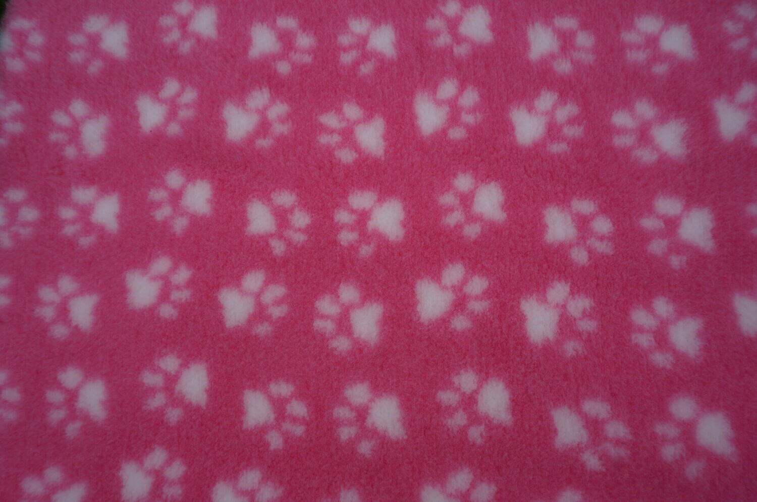 {Single Sheets} : Ultra Premium - Non Slip Backing :  Pink with White Paws - Ref : (6282)