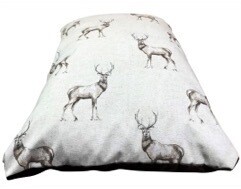 Petbeddingstore: Country Dogs Cushion - Ref : (6341)