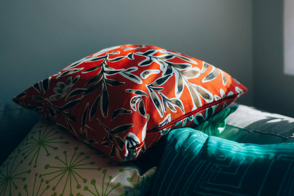 Linen Cotton Decorative Pillow - Pillow in Ficus Scatter | Pounce Pattern - Handcrafted Montreal