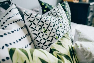 Linen Cotton Decorative Pillow - Pillow in Chainlink | Dawn Pattern - Handcrafted Montreal