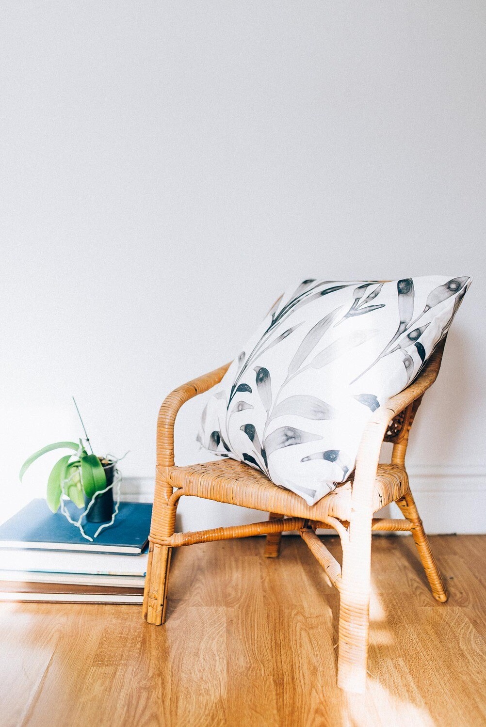 Linen Cotton Decorative Pillow - Pillow in Ficus | Pause Pattern - Handcrafted Montreal