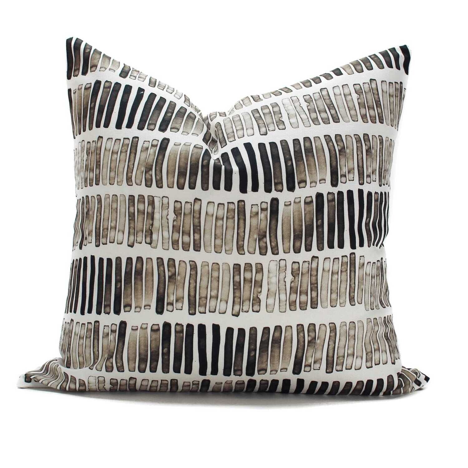 Linen Cotton Decorative Pillow - Pillow in Mown | Pause Pattern - Handcrafted Montreal