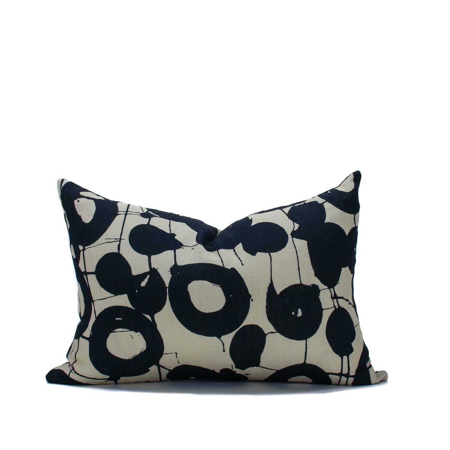 Organic Linen Decorative Pillow - Hotspot | Mono Pillow Pattern - Handcrafted Montreal