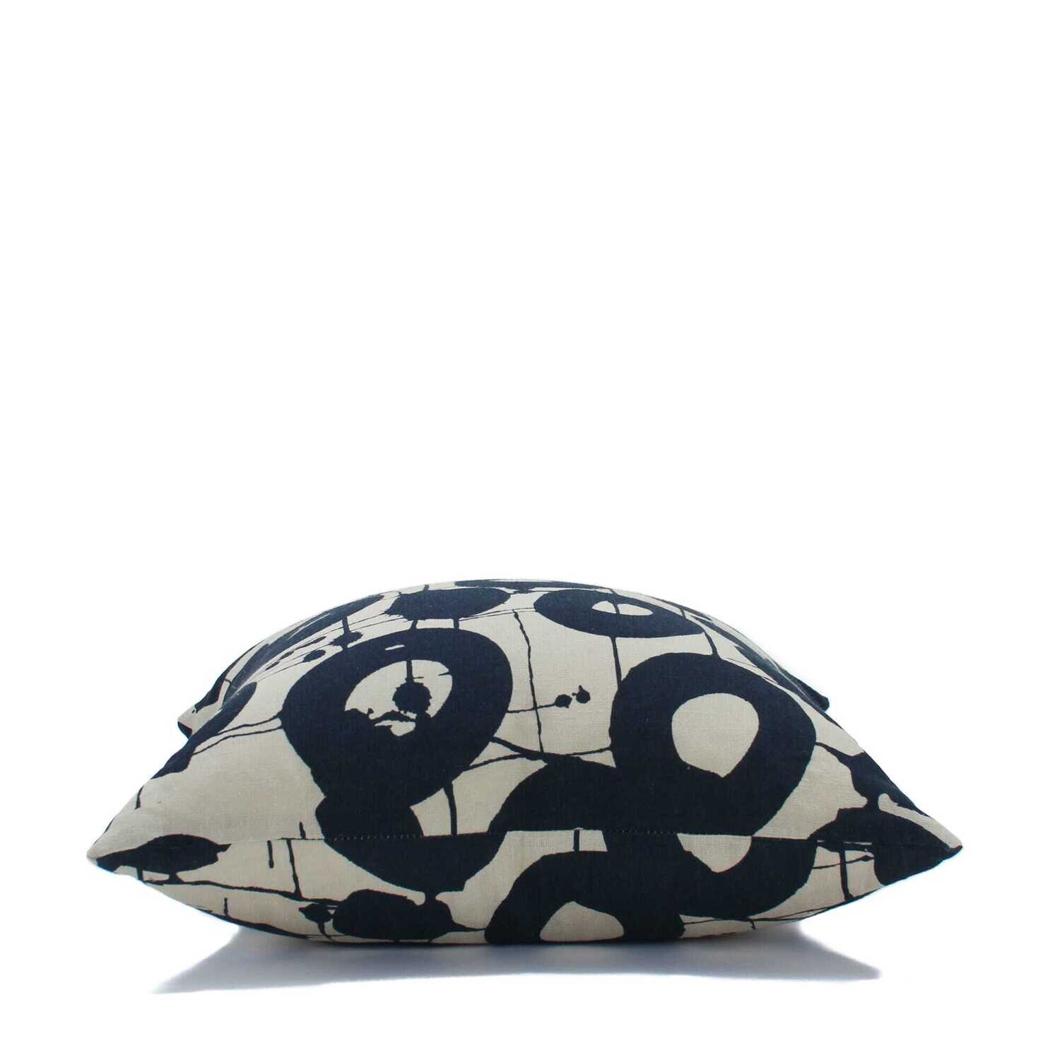 Organic Linen Decorative Pillow - Hotspot | Mono Pillow Pattern - Handcrafted Montreal