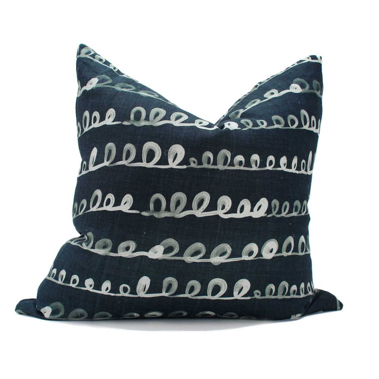 Organic Linen Decorative Pillow - LoopyLoop Pillow Pattern - Handcrafted Montreal