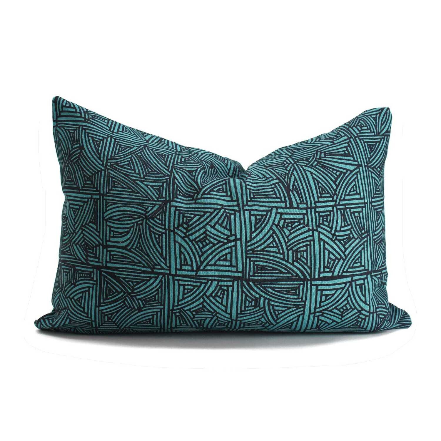 Organic Linen Decorative Pillow - Handbasket  | Lake Pillow Pattern - Handcrafted Montreal