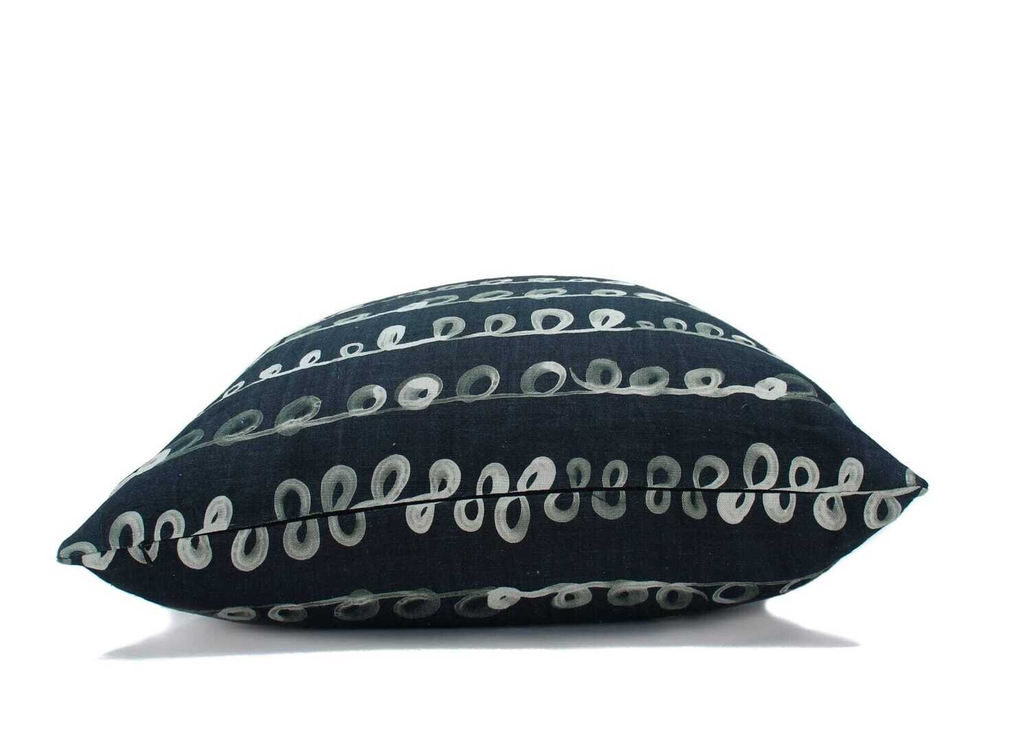 Organic Linen Decorative Pillow - LoopyLoop Pillow Pattern - Handcrafted Montreal