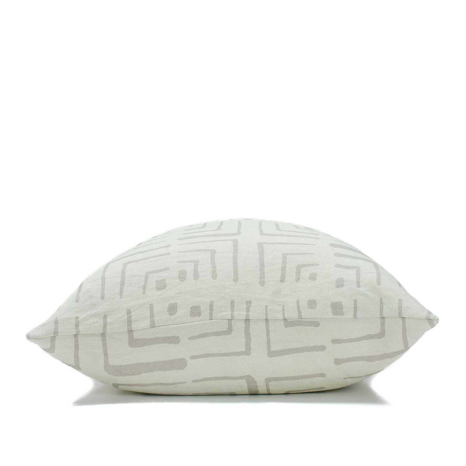 Organic Linen Decorative Pillow - Aperture Pillow Pattern - Handcrafted Montreal