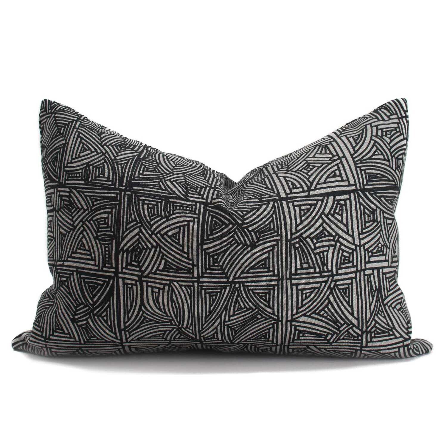 Organic Linen Decorative Pillow - Handbasket | Mono Pillow Pattern - Handcrafted Montreal