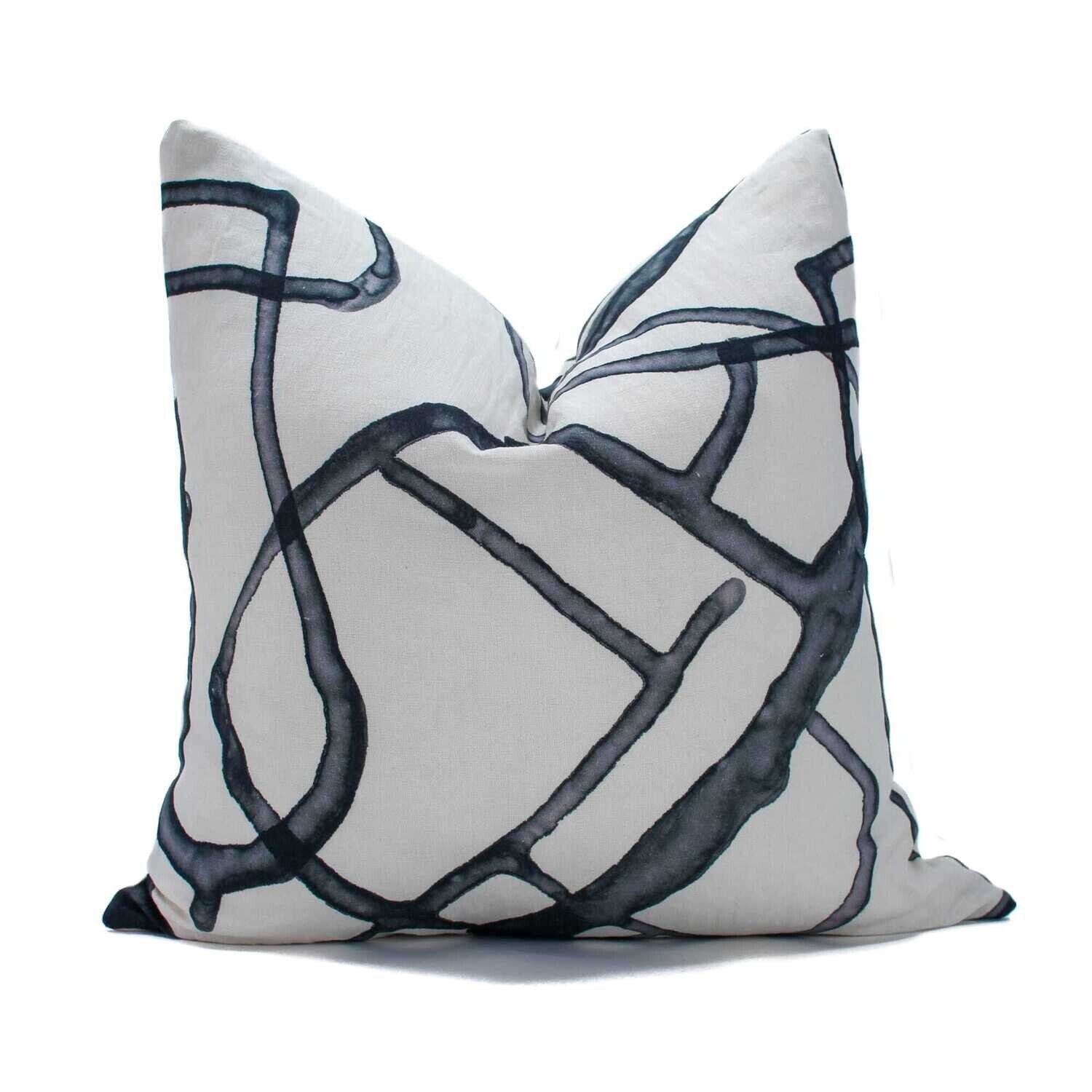Organic Linen Decorative Pillow - Spill Pillow Pattern - Handcrafted Montreal