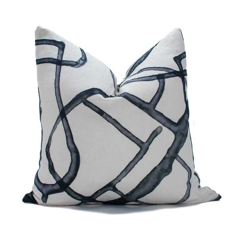 Organic Linen Decorative Pillow - Spill Pillow Pattern - Handcrafted Montreal