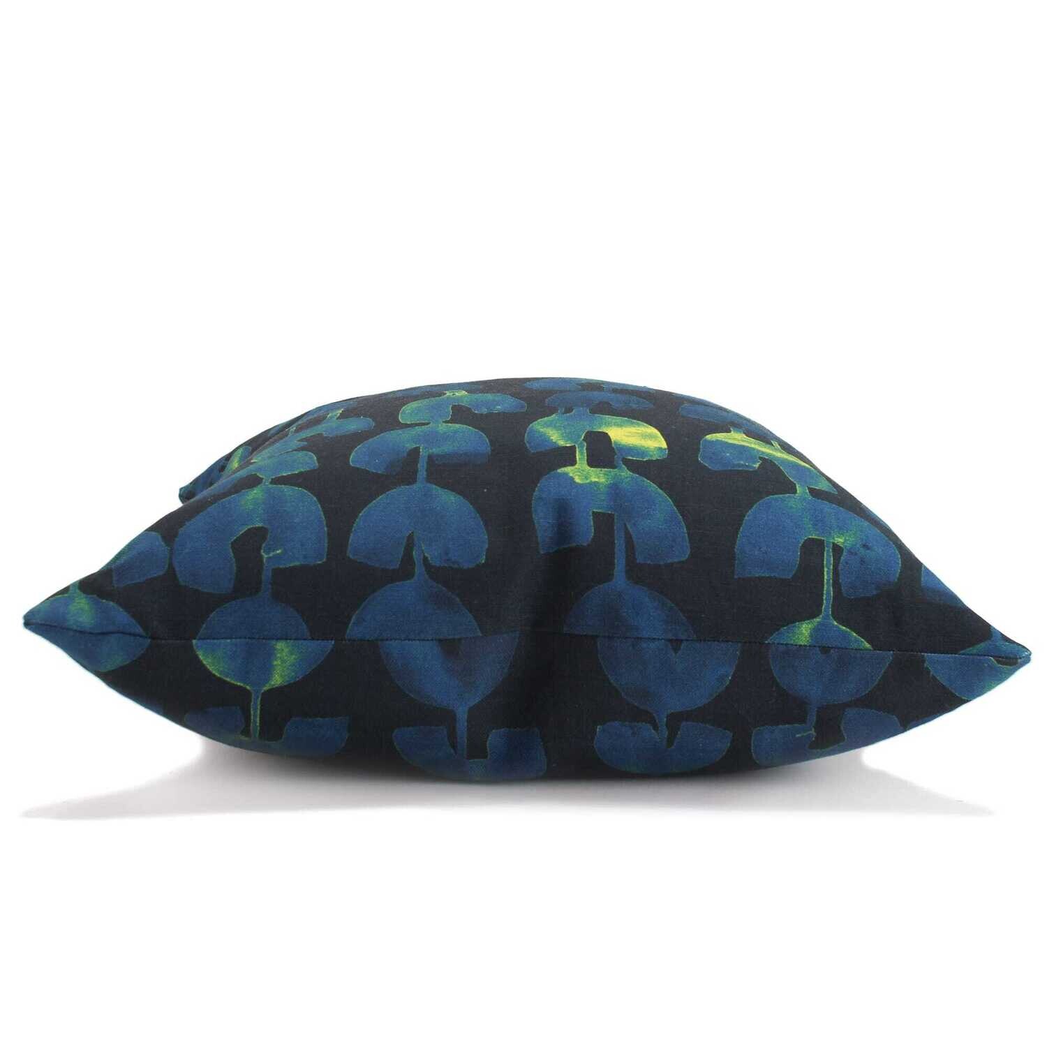 Organic Linen Decorative Pillow - Tulips | Lake Pillow Pattern - Handcrafted Montreal