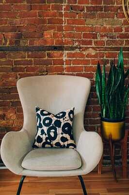 Organic Linen Decorative Pillow - Hotspot | Mono Pillow Pattern - Handcrafted Montreal