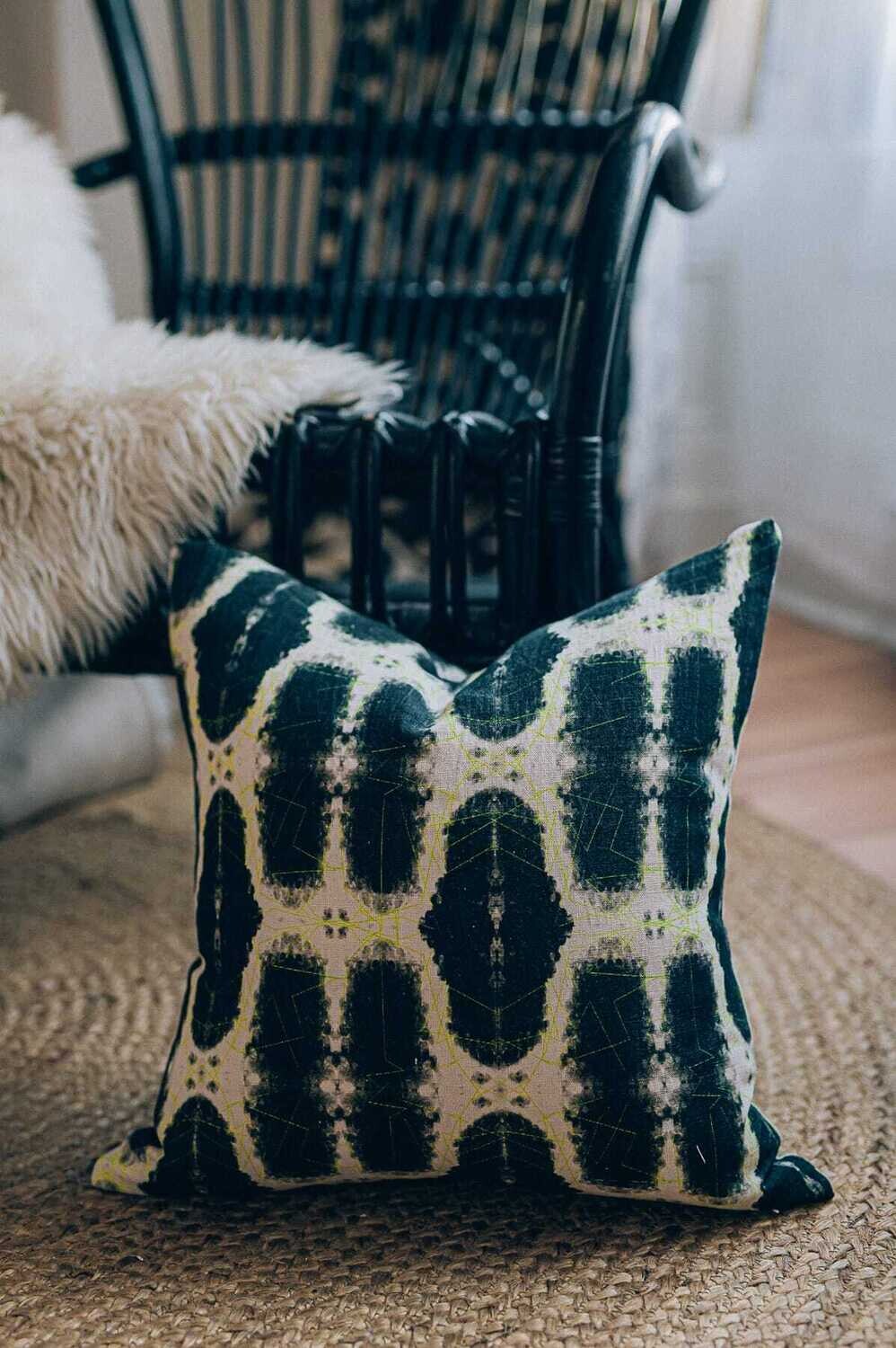Organic Linen Decorative Pillow - Episodic | Mono Pillow Pattern - Handcrafted Montreal