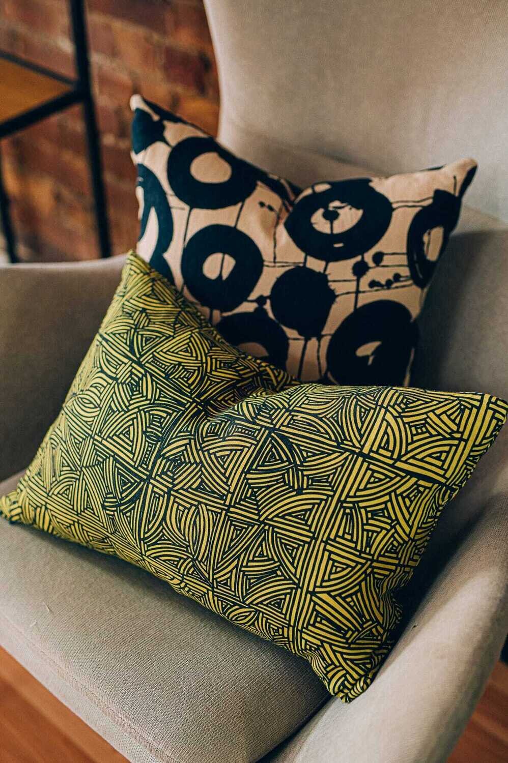 Organic Linen Decorative Pillow - Handbasket | Meadow Pillow Pattern - Handcrafted Montreal