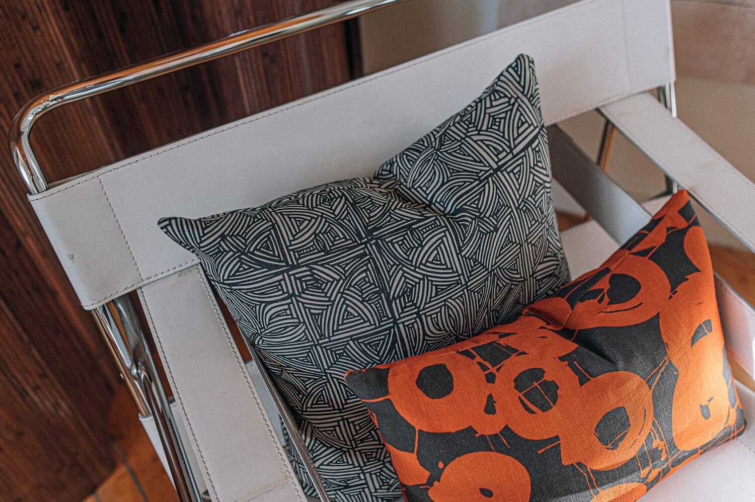 Organic Linen Decorative Pillow - Hotspot | Meadow Pillow Pattern - Handcrafted Montreal