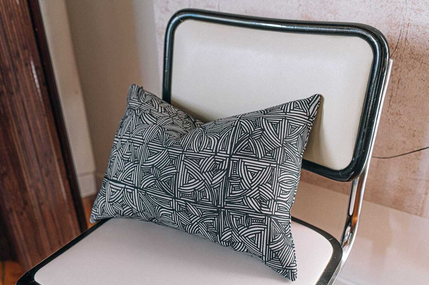 Organic Linen Decorative Pillow - Handbasket | Mono Pillow Pattern - Handcrafted Montreal