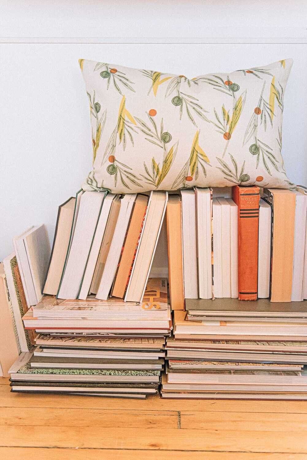 Organic Linen Decorative Pillow - Daphne | Meadow Pillow Pattern - Handcrafted Montreal