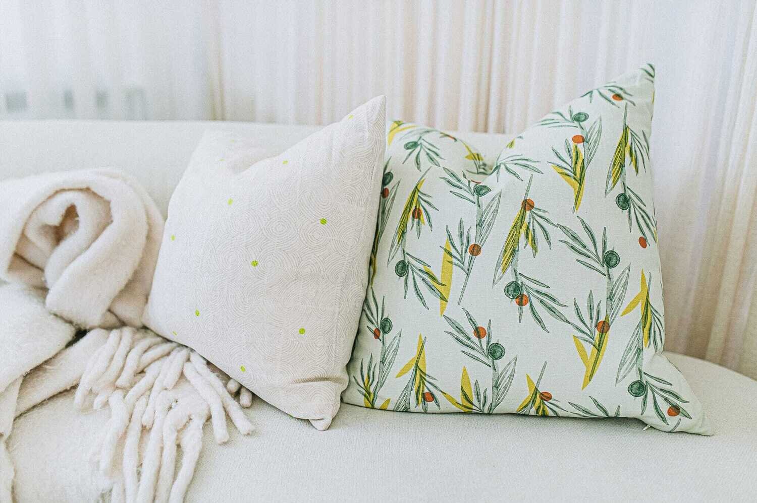Organic Linen Decorative Pillow - Daphne | Meadow Pillow Pattern - Handcrafted Montreal