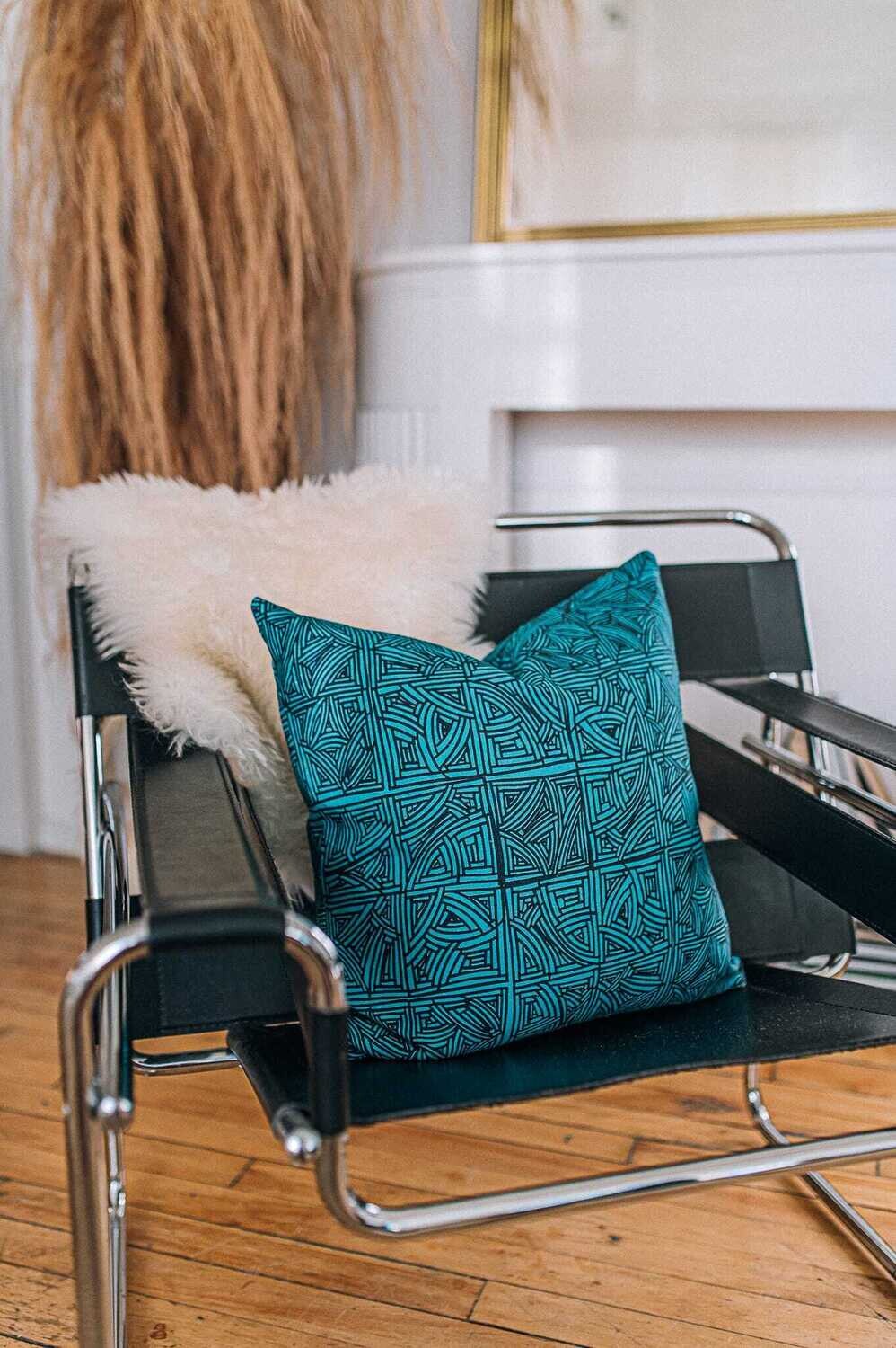 Organic Linen Decorative Pillow - Handbasket  | Lake Pillow Pattern - Handcrafted Montreal