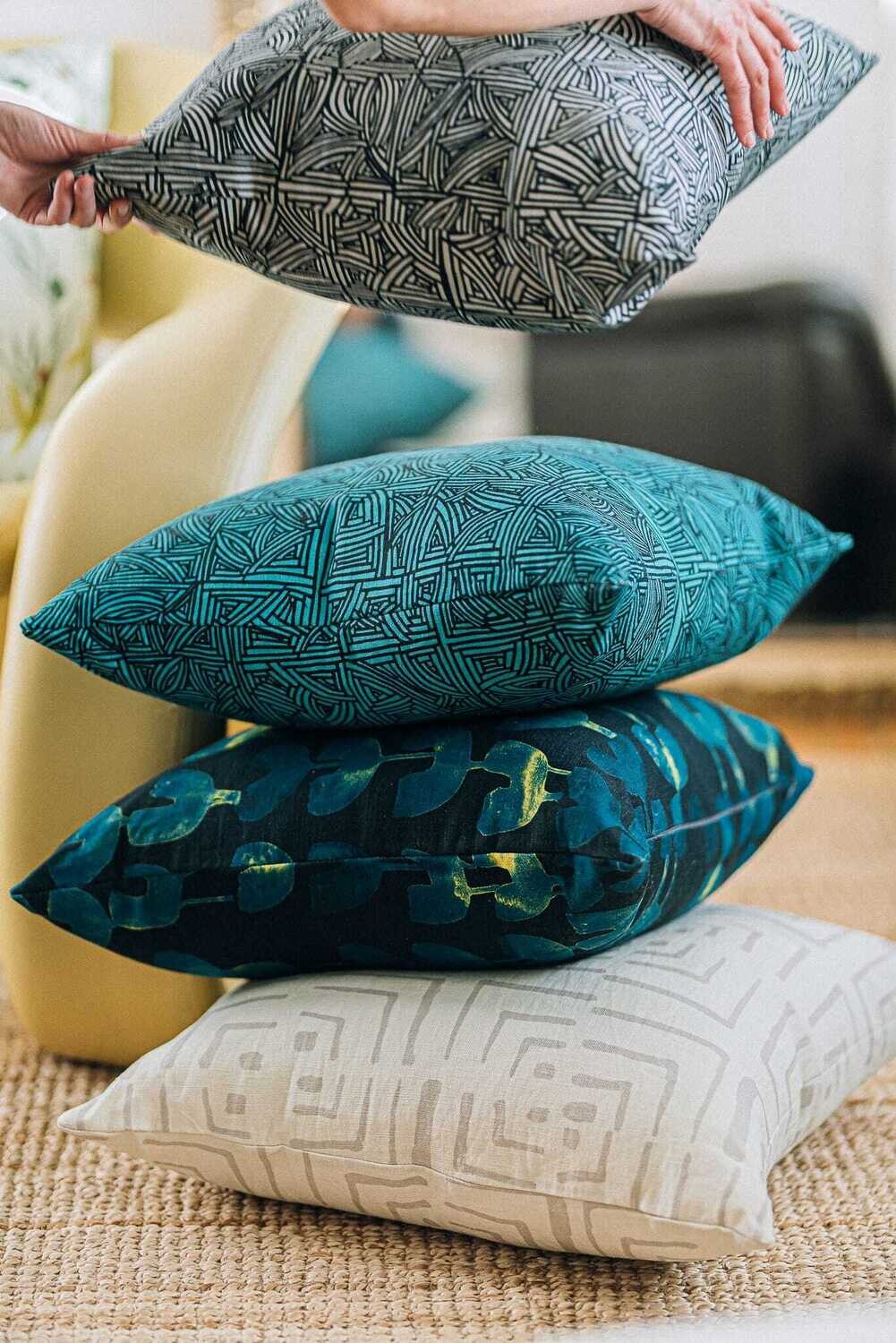 Organic Linen Decorative Pillow - Handbasket  | Lake Pillow Pattern - Handcrafted Montreal