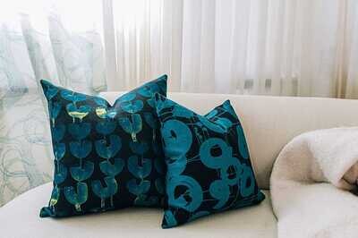 Organic Linen Decorative Pillow - Hotspot | Lake Pillow Pattern - Handcrafted Montreal