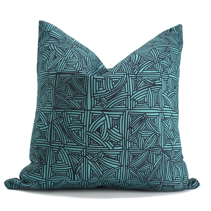 Organic Linen Decorative Pillow - Handbasket  | Lake Pillow Pattern - Handcrafted Montreal