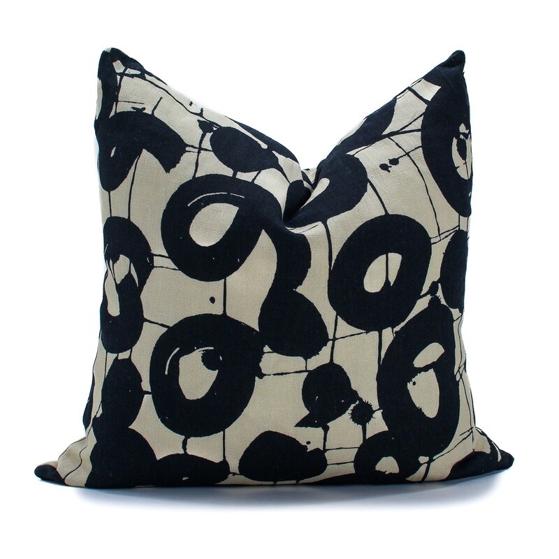 Organic Linen Decorative Pillow - Hotspot | Mono Pillow Pattern - Handcrafted Montreal