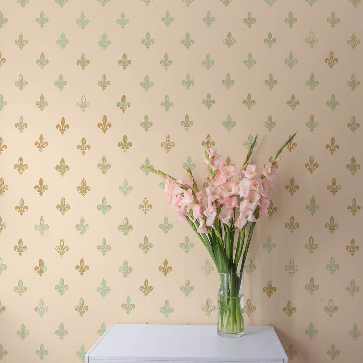 Fleurdelisé Wallpaper | Abricot