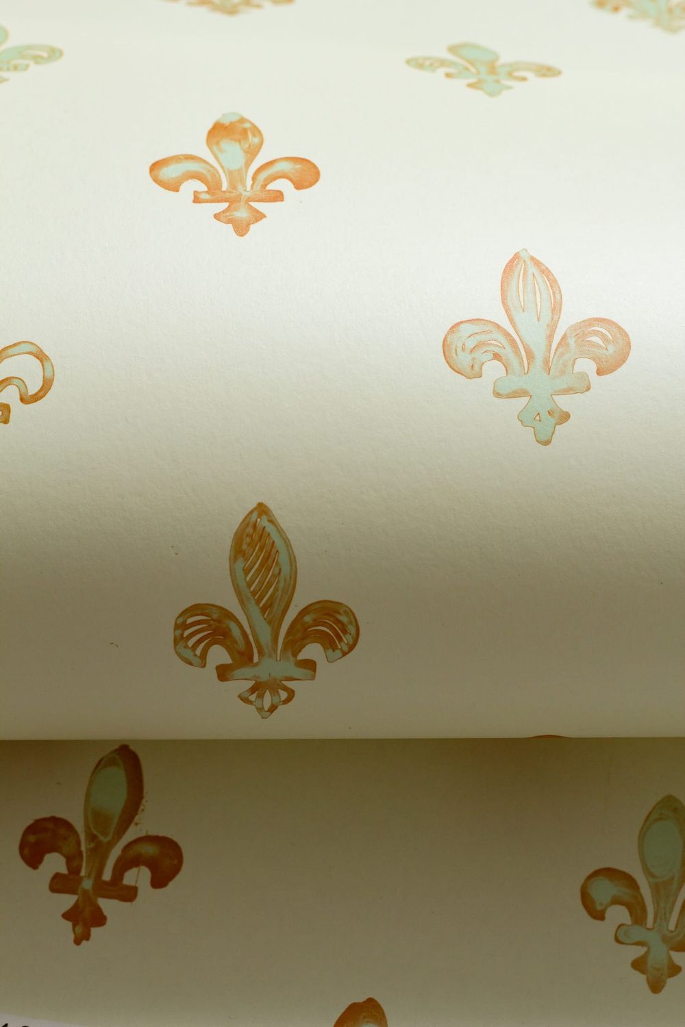 Fleurdelisé Wallpaper | Beurre