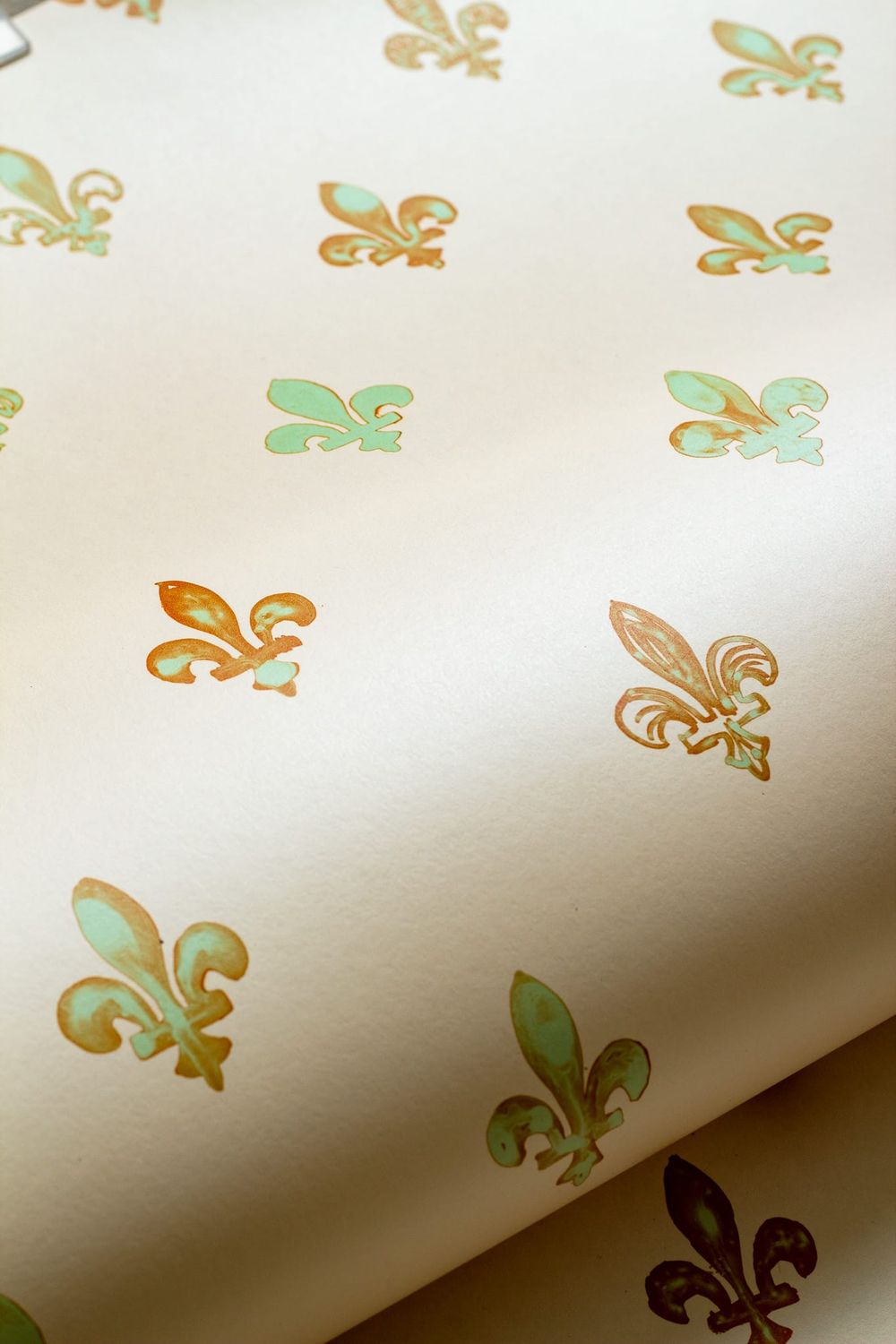 Fleurdelisé Wallpaper | Abricot
