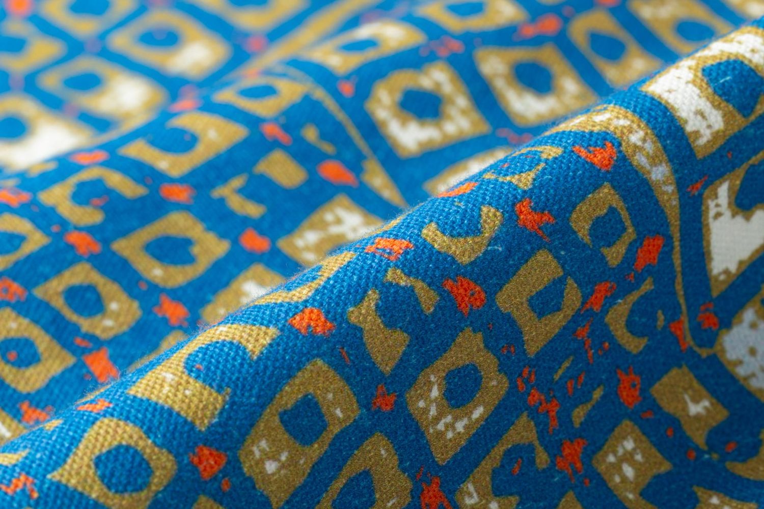 Close-up detail of Quiver geometric cells showing scaled-up drawing texture