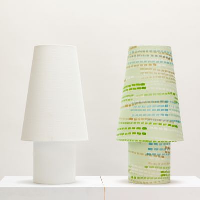 min/max Medium Table Lamp - White