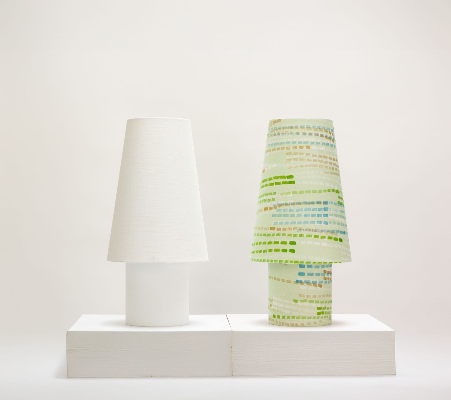 min/max Medium Table Lamp - Swan | Leaf Fabric