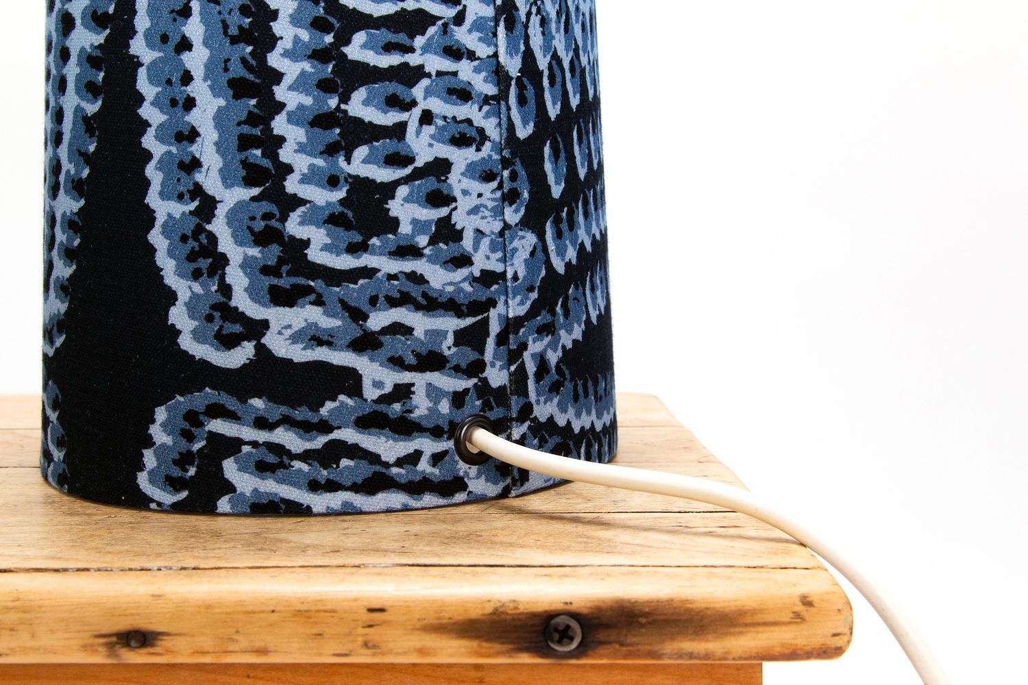 min/max Bedside Lamp A - Pilot | River