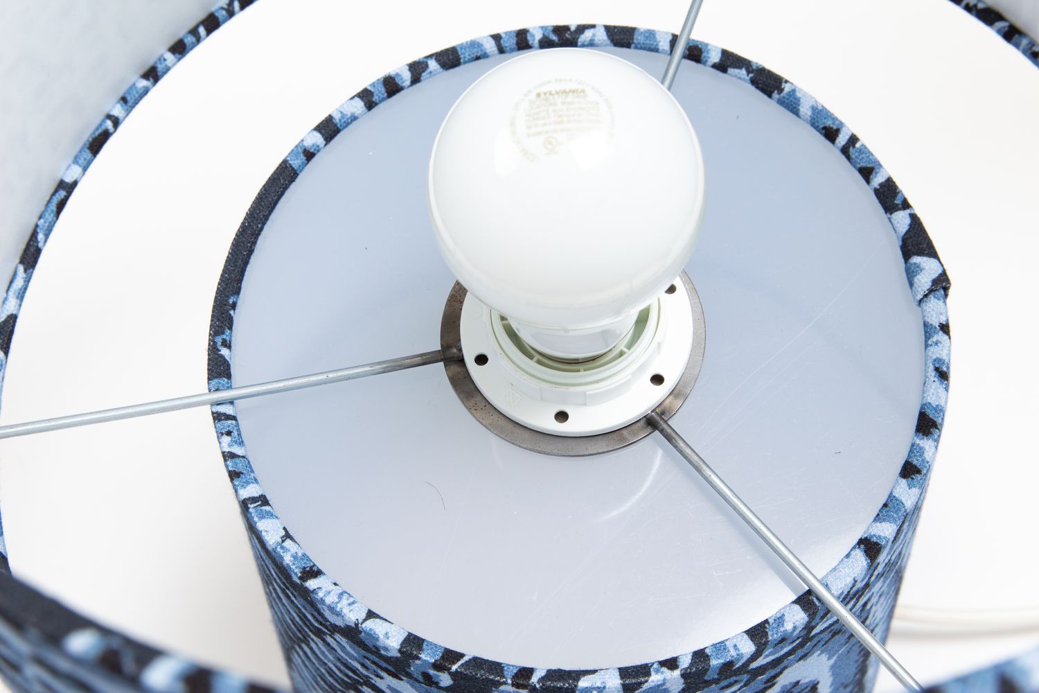 min/max Bedside Lamp A - Pilot | River