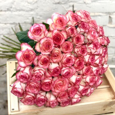 Букет из 51 розовой розы Джумилия