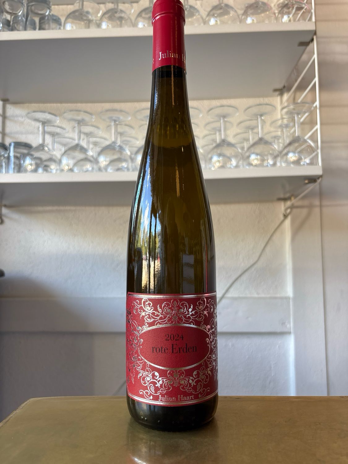 Julian Haart 'Rote Erden' Riesling (2024) Julian Haart 'Rote Erden' Riesling (2024)