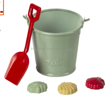 Beach Set - Shovel, Bucket & Shells