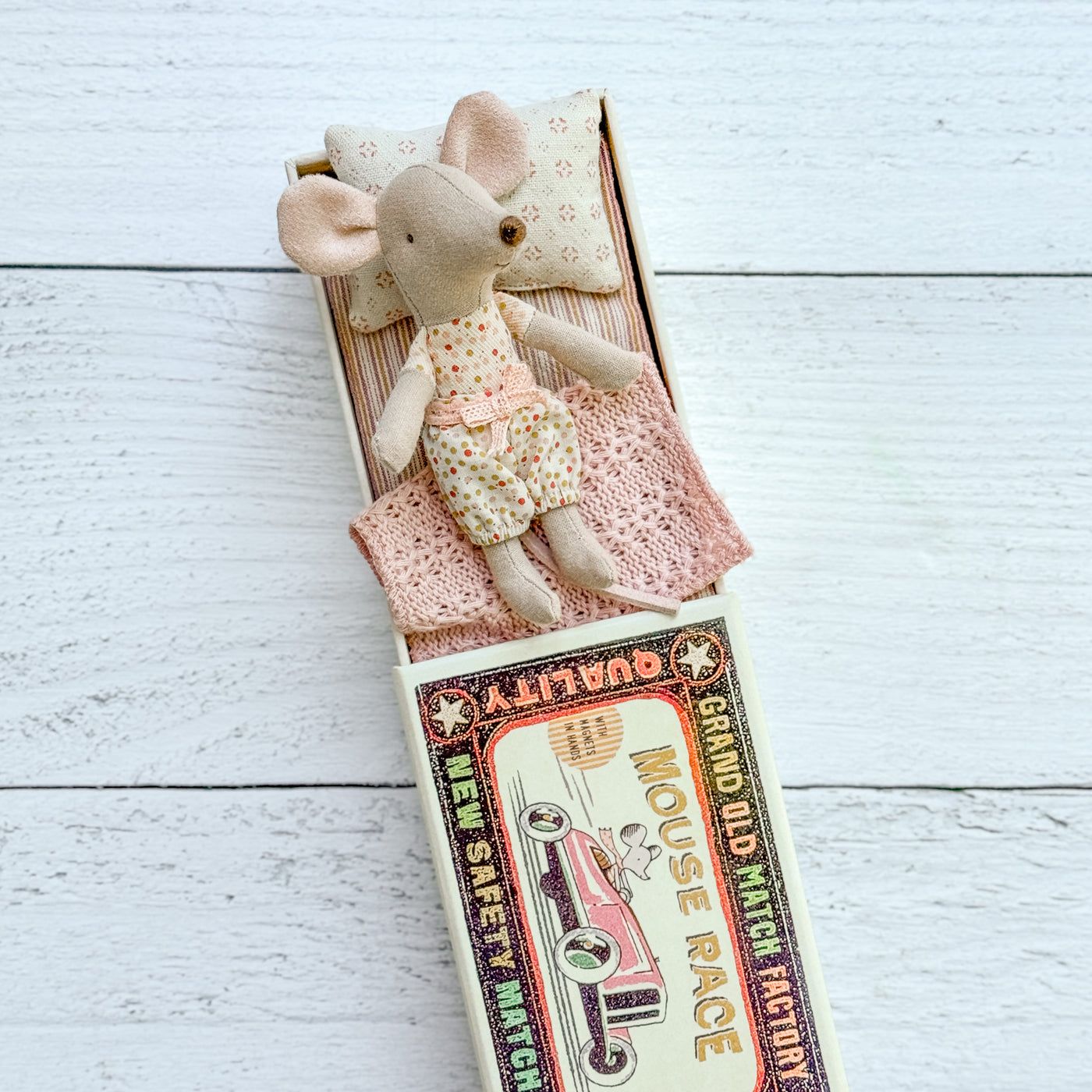 Little Sister Mouse in Matchbox #17-4100-00