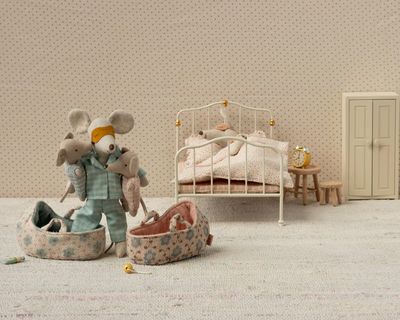 Baby Mouse in Carry Cot