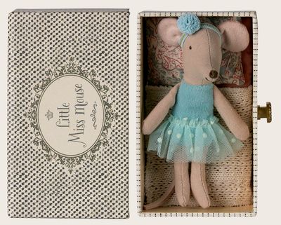 Dance Mouse in Daybed, Little Sister